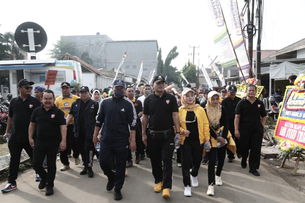 Kepala LLDikti IV Jawa Barat & Banten Melakukan Aksi Turun ke Jalan Bersama Ribuan Mahasiswa UPG di Kota Serang Kepala LLDikti IV Jawa Barat & Banten Melakukan Aksi Turun ke Jalan Bersama Ribuan Mahasiswa UPG di Kota Serang