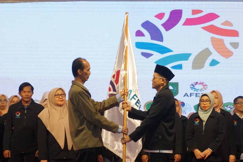 Pengurus AFEBSI Provinsi Riau resmi dikukuhkan oleh DPN AFEBSI. Pengurus AFEBSI Provinsi Riau resmi dikukuhkan oleh DPN AFEBSI.